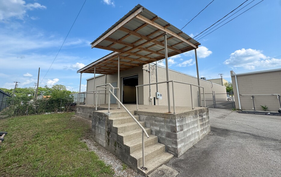 476 Woodycrest Ave, Nashville, TN for lease - Building Photo - Image 2 of 8