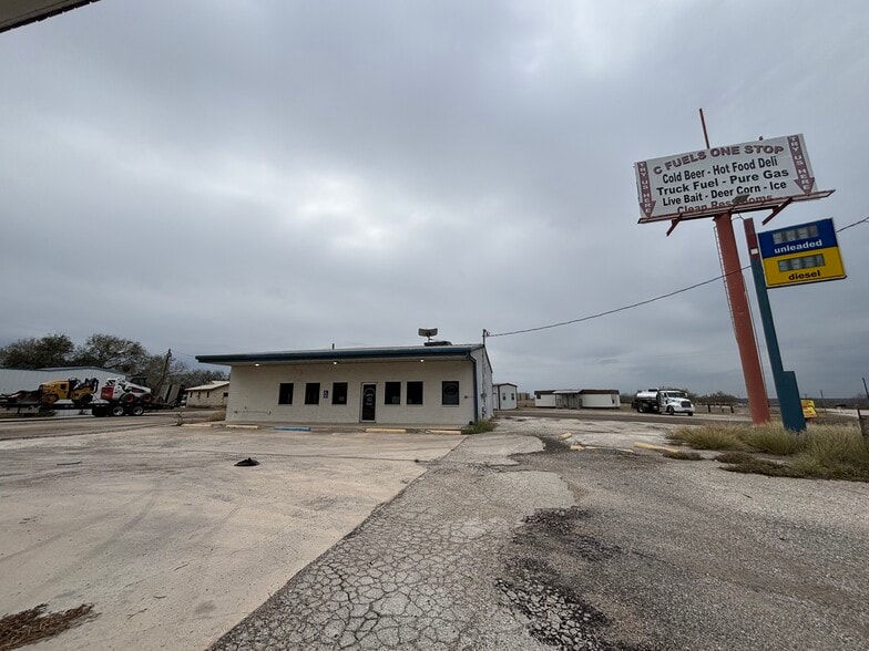 866 FM 99, Whitsett, TX for sale - Building Photo - Image 1 of 29