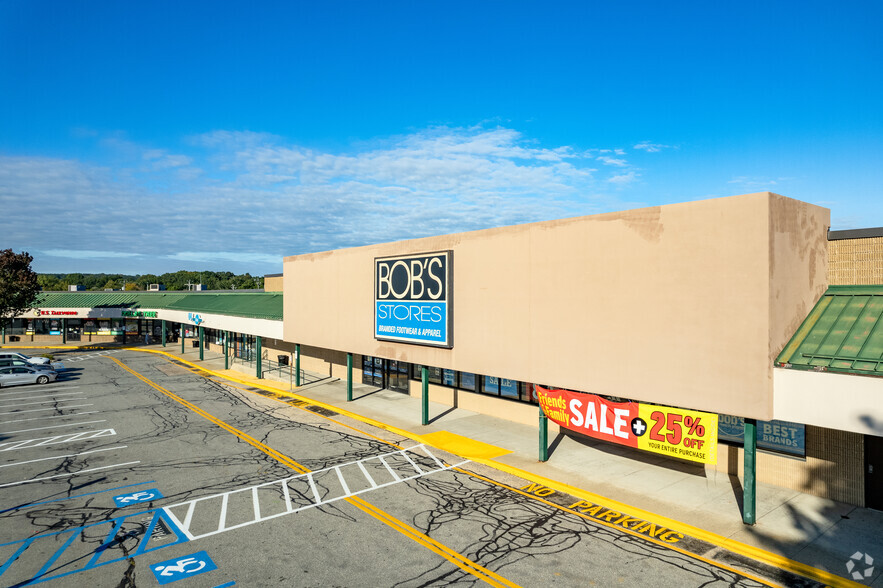 1400 Oaklawn Ave, Cranston, RI for lease - Primary Photo - Image 1 of 4