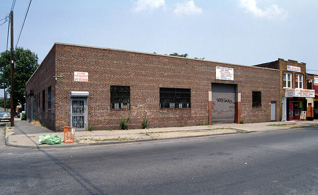 106-03 Sutphin Blvd, Jamaica, NY for sale Primary Photo- Image 1 of 1