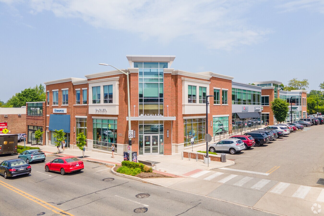 925 W Lancaster Ave, Bryn Mawr, PA 19010