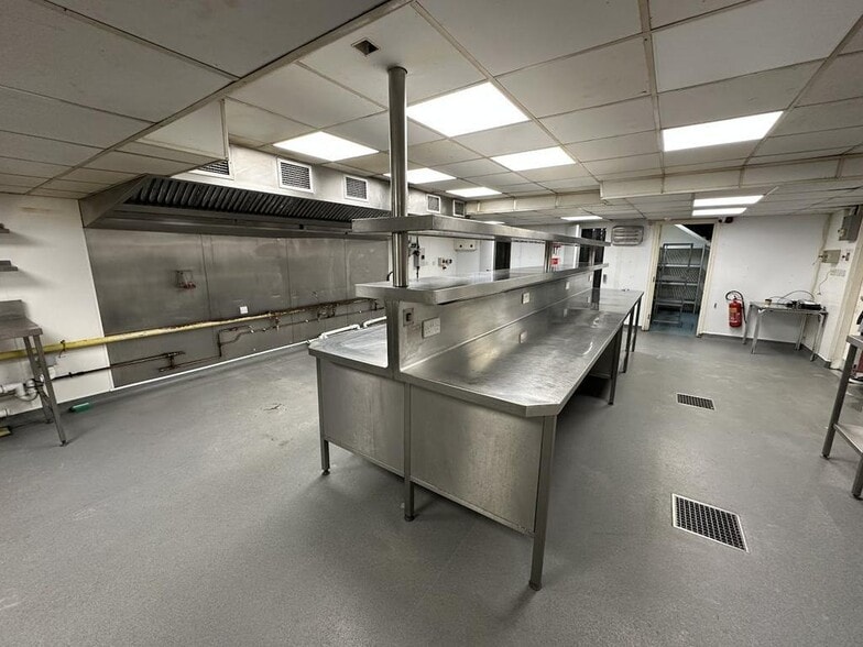 17 Jubilee St, Brighton for lease - Building Photo - Image 1 of 8