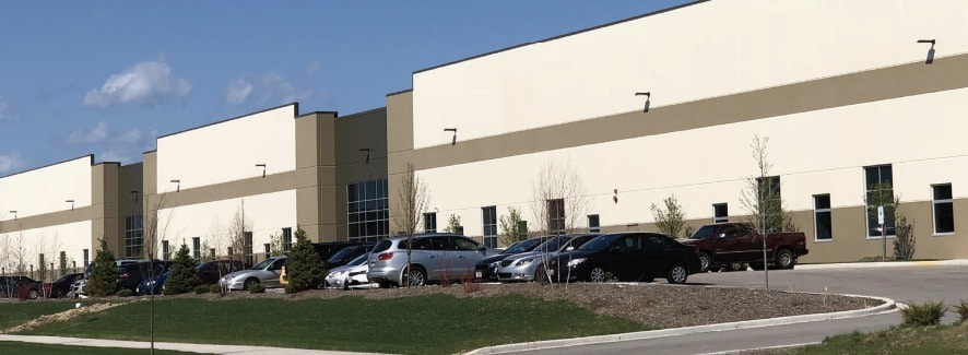 W97N22950 Lindsay Rd, Pewaukee, WI for lease - Building Photo - Image 1 of 2