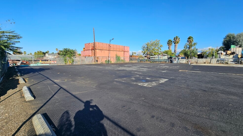 11026 Roswell Ave, Pomona, CA for lease - Building Photo - Image 1 of 31