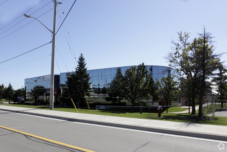 1670 Finfar Ct, Mississauga, ON for sale - Primary Photo - Image 1 of 1