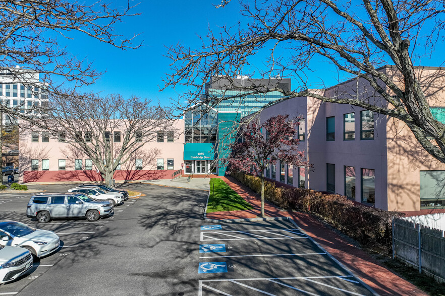 Inman Sq. Tech/Office Building - Convenience Store