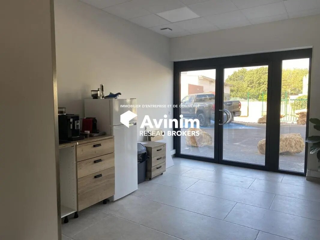 Retail in Montauroux for lease Building Photo- Image 1 of 7