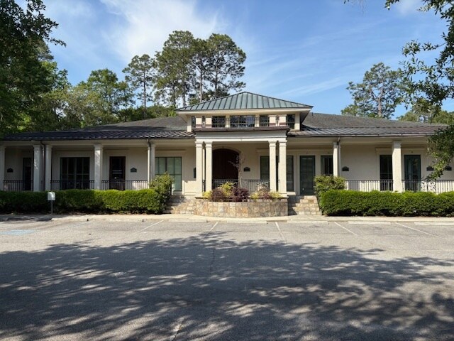19 Bow Cir, Hilton Head Island, SC for lease Building Photo- Image 1 of 6