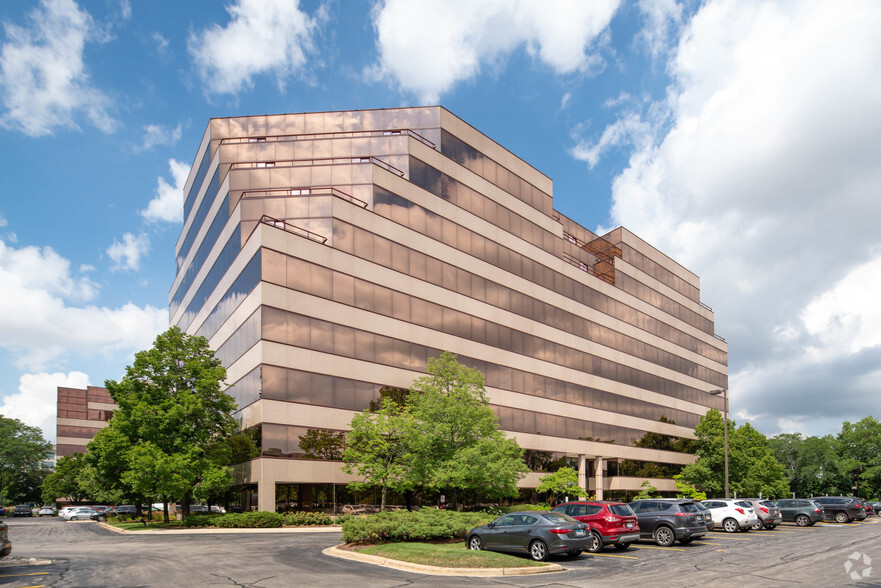 5600 N River Rd, Rosemont, IL for lease - Building Photo - Image 1 of 4