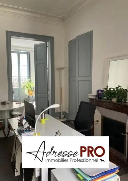 Retail in Bordeaux for lease - Interior Photo - Image 2 of 3