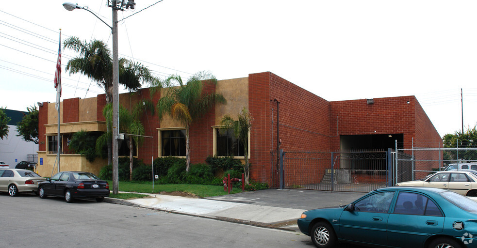 2811 E Ana St, Rancho Dominguez, CA for lease - Primary Photo - Image 1 of 3