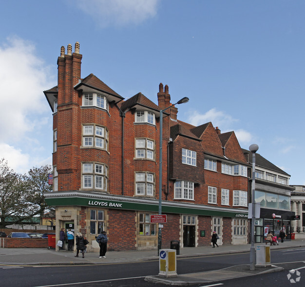 8 Golders Green Rd, London for sale - Primary Photo - Image 1 of 2