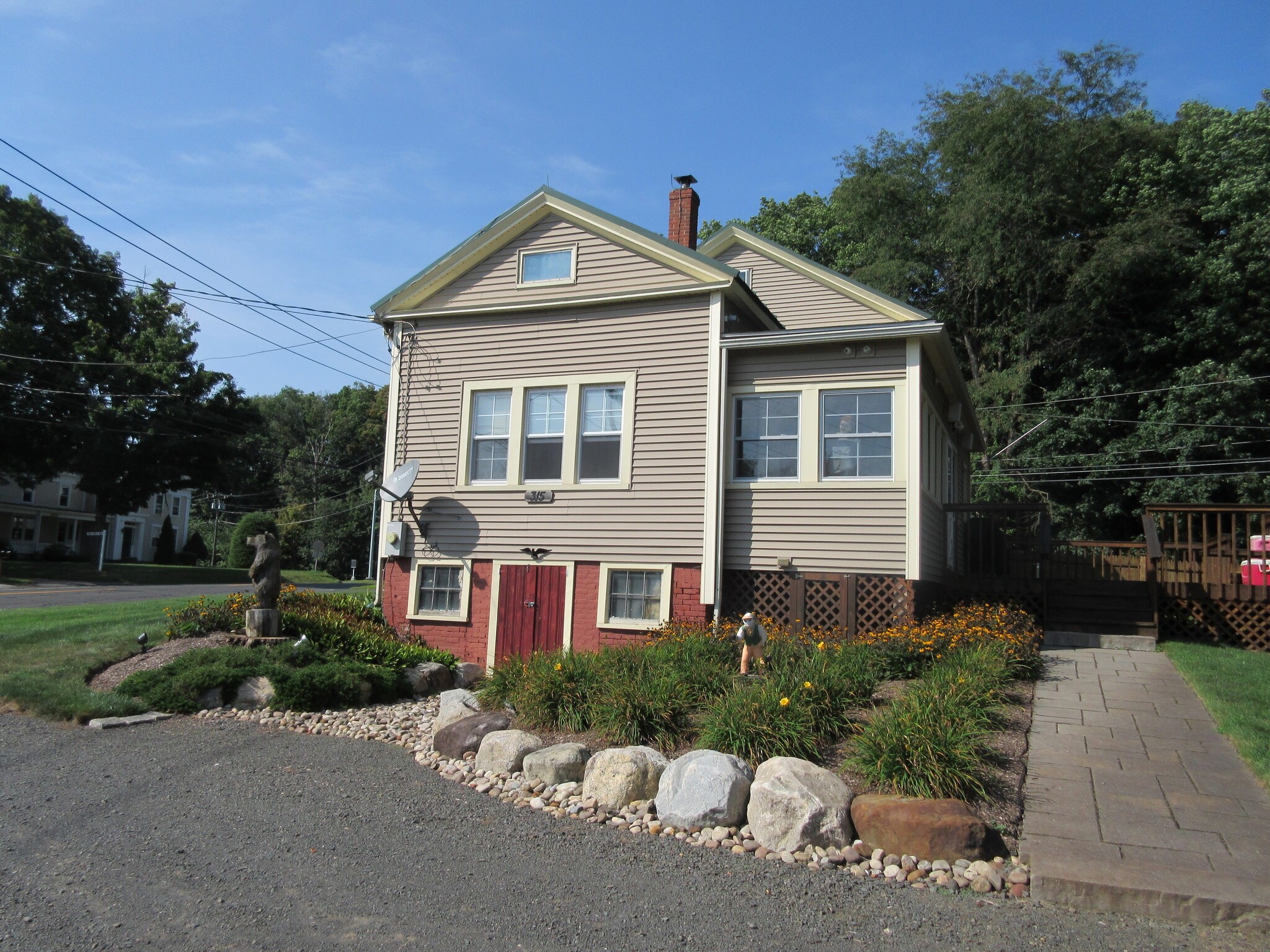 315 Broadbrook Rd, Enfield, CT 06082