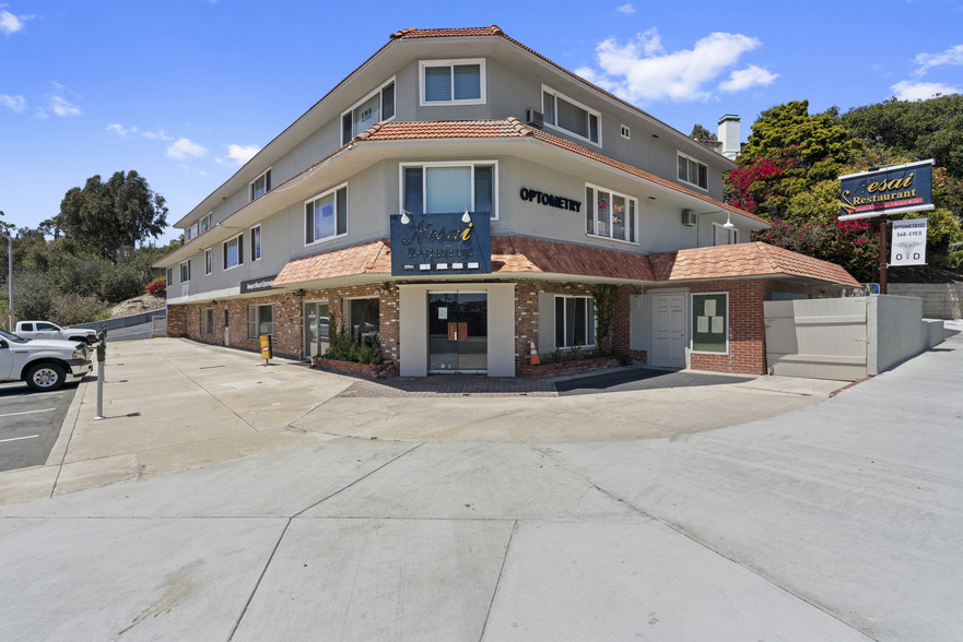 215 Riverside Ave, Newport Beach, CA for lease - Building Photo - Image 1 of 8