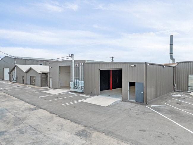 More details for 11110 Bluff Bend Dr, Austin, TX - Industrial for Sale