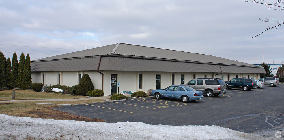 1711 Woolsey Ave, Delavan, WI for lease - Primary Photo - Image 1 of 2