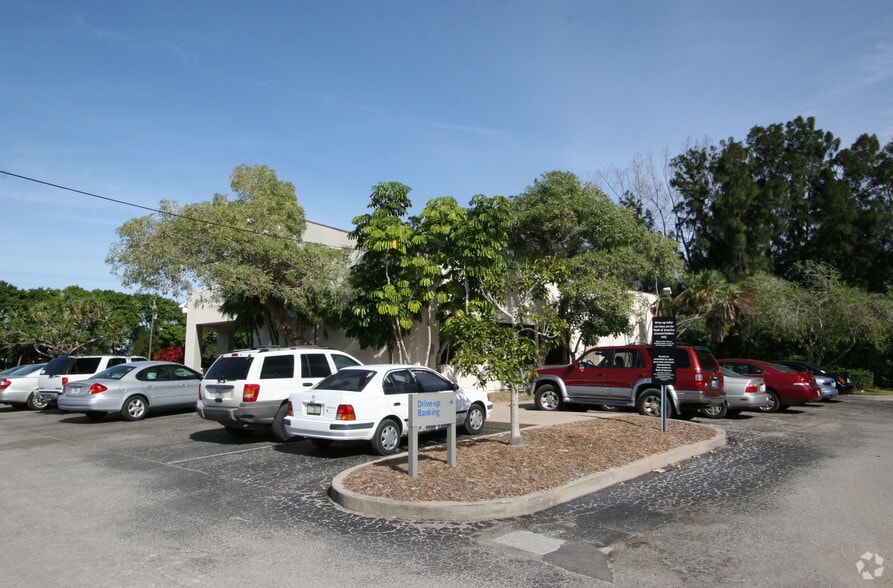 699 Manatee Ave, Holmes Beach, FL for sale - Building Photo - Image 3 of 6