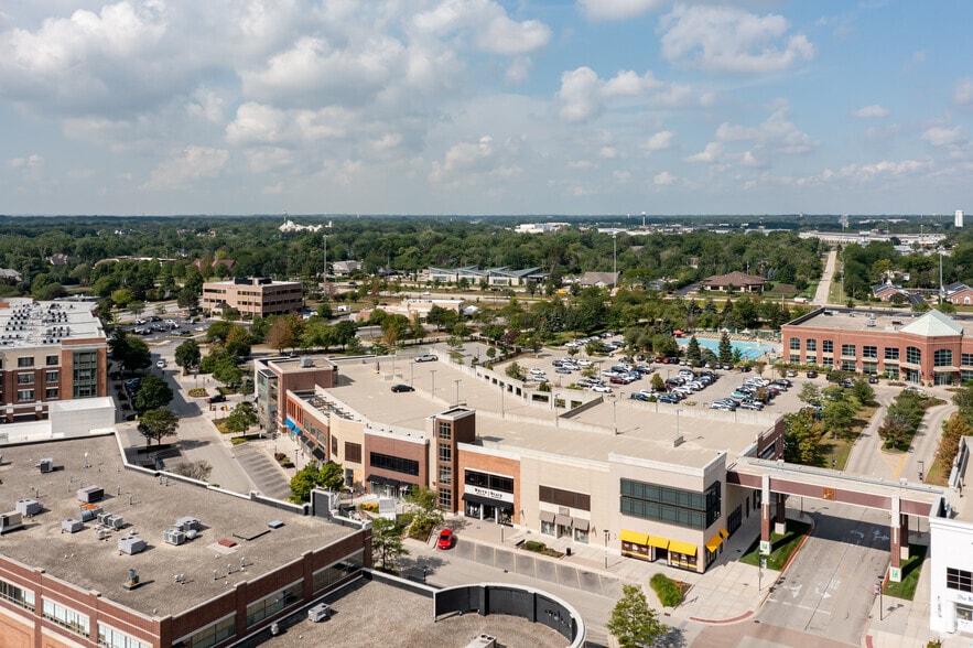 595 Village Center Dr, Burr Ridge, IL for lease - Aerial - Image 2 of 7