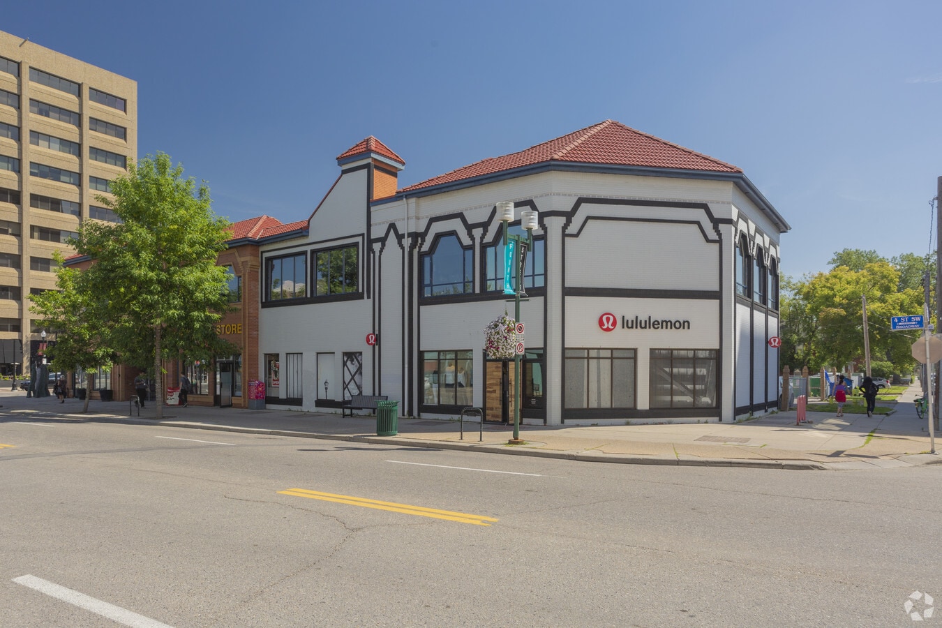 17021708 4 St SW, Calgary, AB T2S 3A8