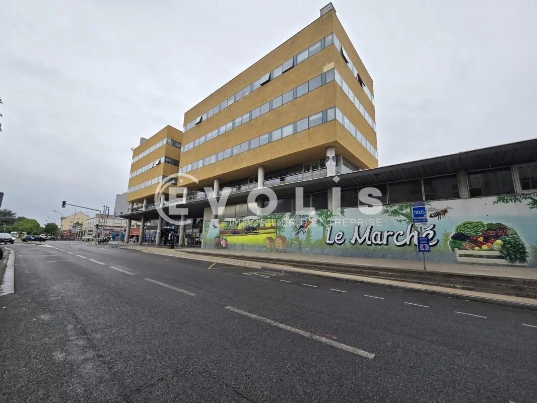 Office in Chilly-Mazarin for sale Building Photo- Image 1 of 12