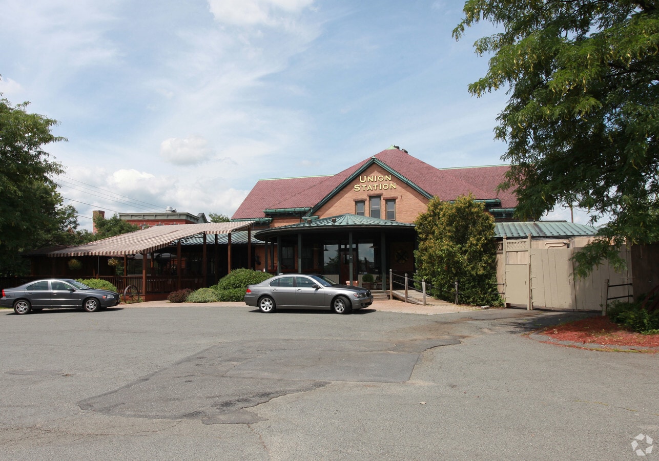 125 Pleasant St, Northampton, MA 01060