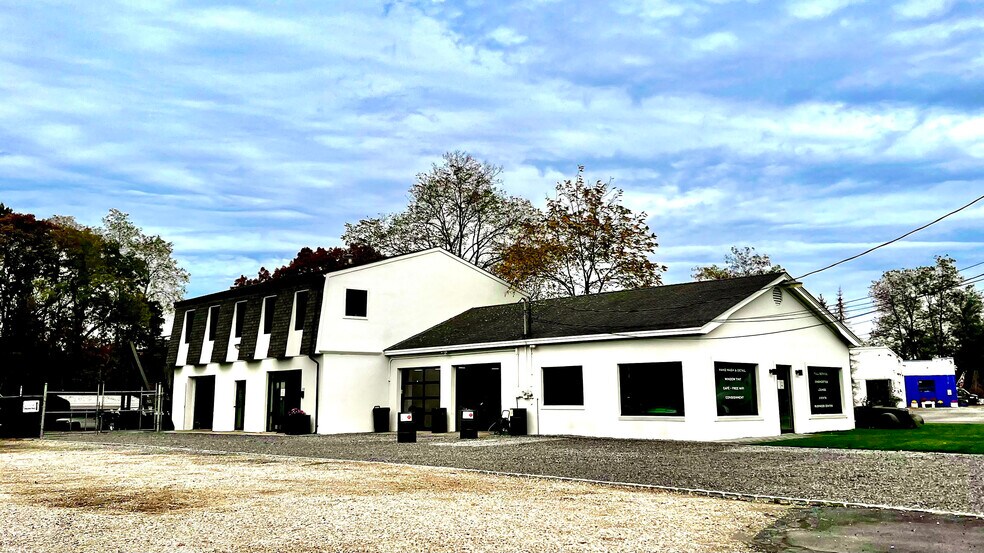 471 County Road 39, Southampton, NY for sale - Primary Photo - Image 1 of 1