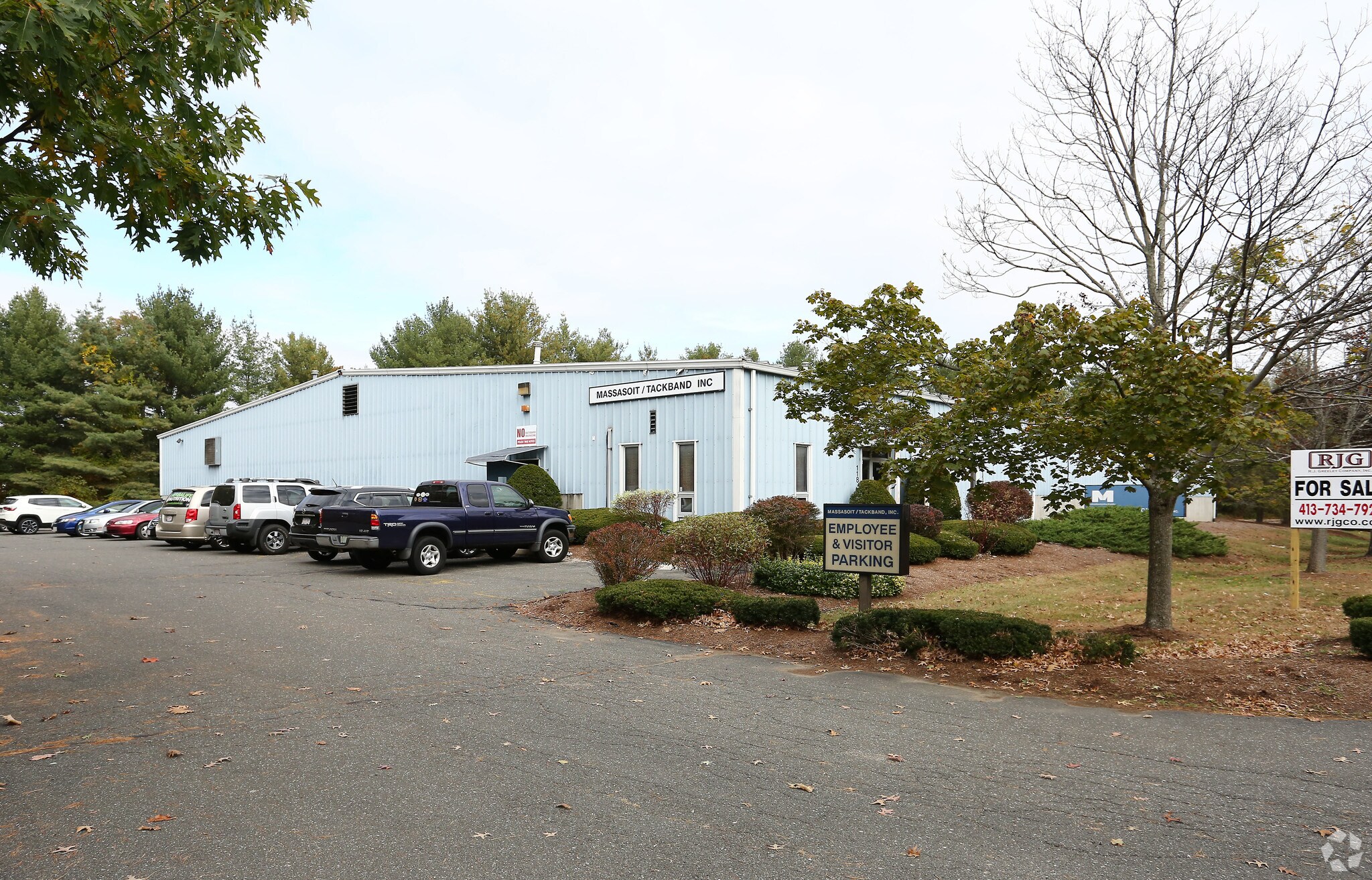 118 Dulong Cir, Chicopee, MA for sale Primary Photo- Image 1 of 1