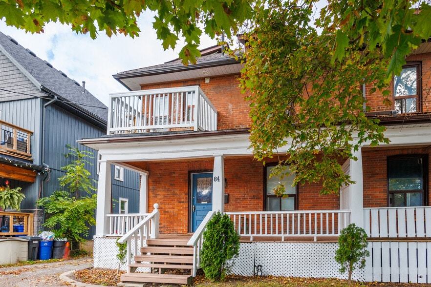 84 W Durham St, Kawartha Lakes, ON for sale - Primary Photo - Image 1 of 40