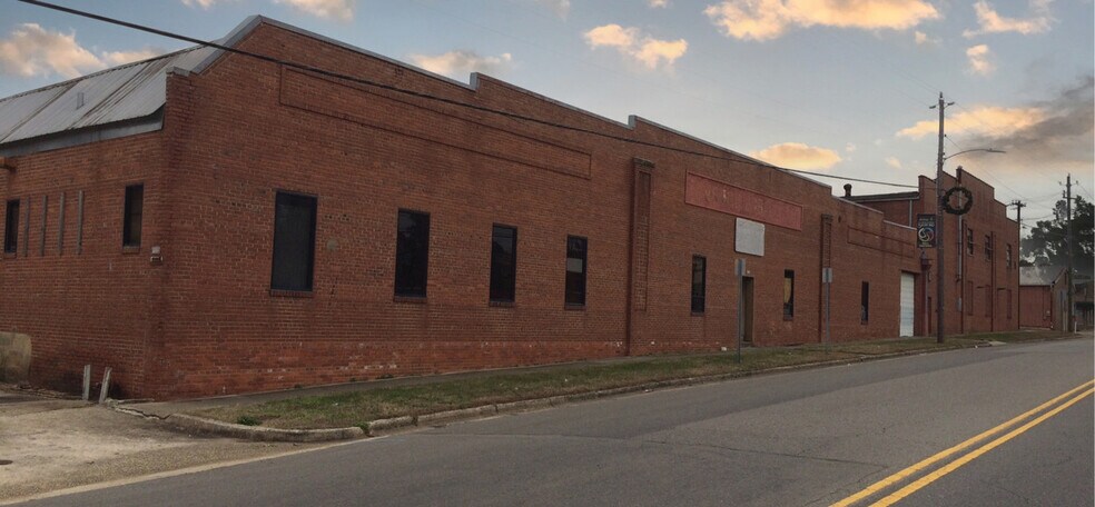 511 Wicker St, Sanford, NC for sale - Building Photo - Image 3 of 3