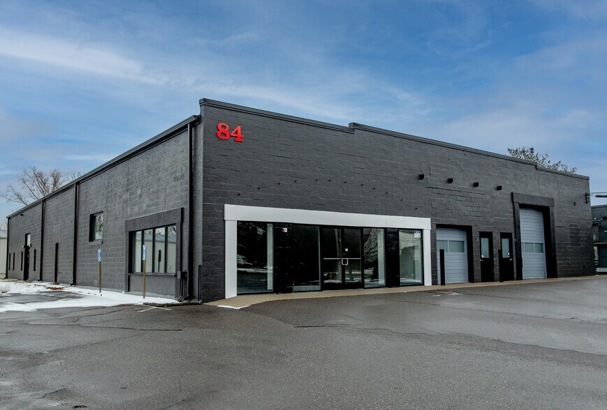 84 Mill Plain Rd, Danbury, CT for sale - Building Photo - Image 1 of 1