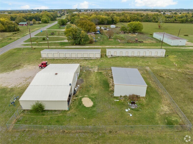 6240 Airport Rd, Paris, TX for sale - Building Photo - Image 2 of 4