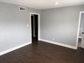 2457 Interstate Park Dr, Buda, TX for lease Interior Photo- Image 2 of 10