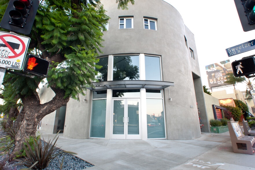 8273-8277 Beverly Blvd, Los Angeles, CA for lease - Building Photo - Image 2 of 4
