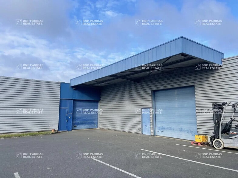 Flex in Fleury-les-Aubrais for sale - Building Photo - Image 1 of 7