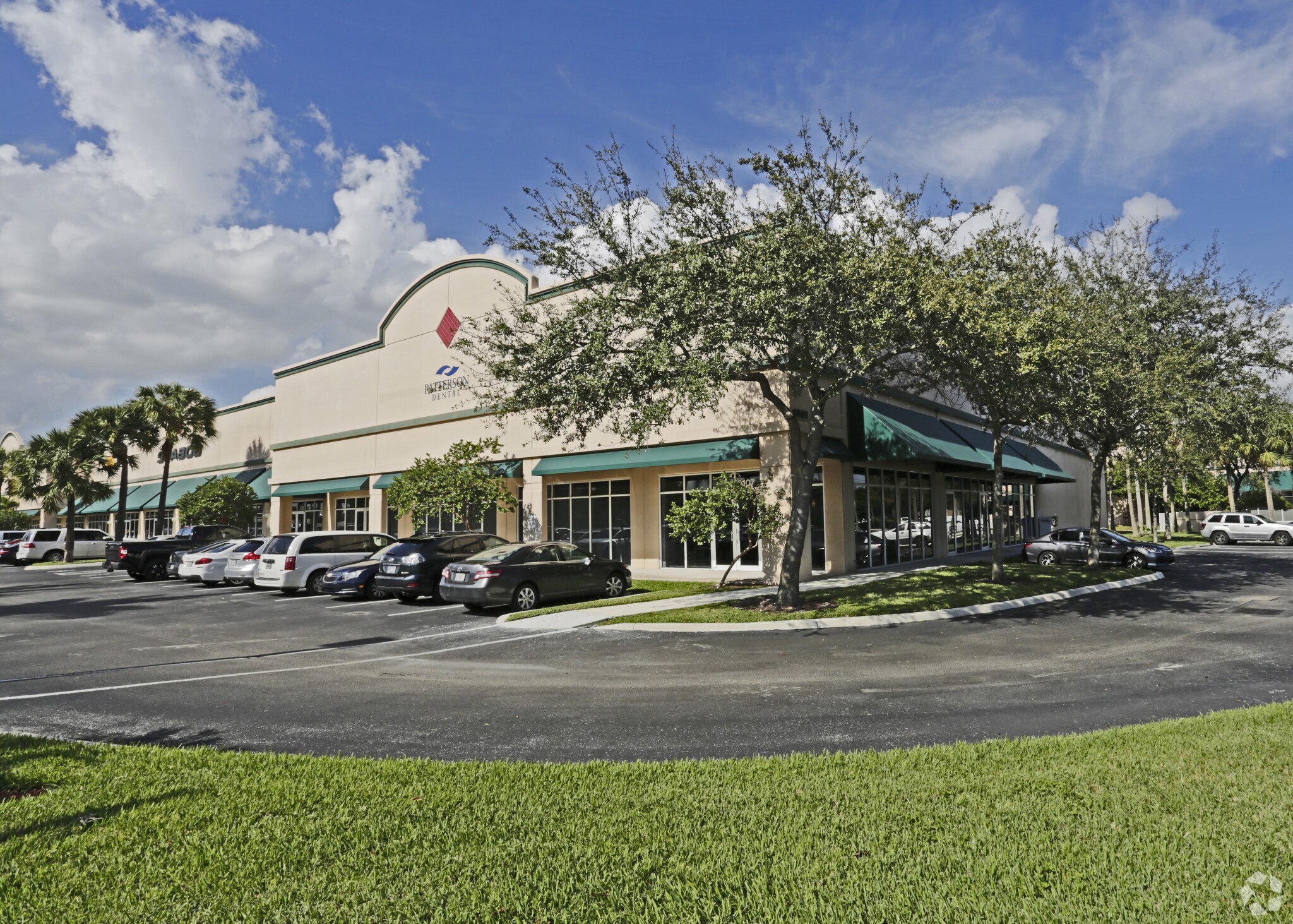 1881-1887 W State Road 84, Fort Lauderdale, FL for lease Building Photo- Image 1 of 11