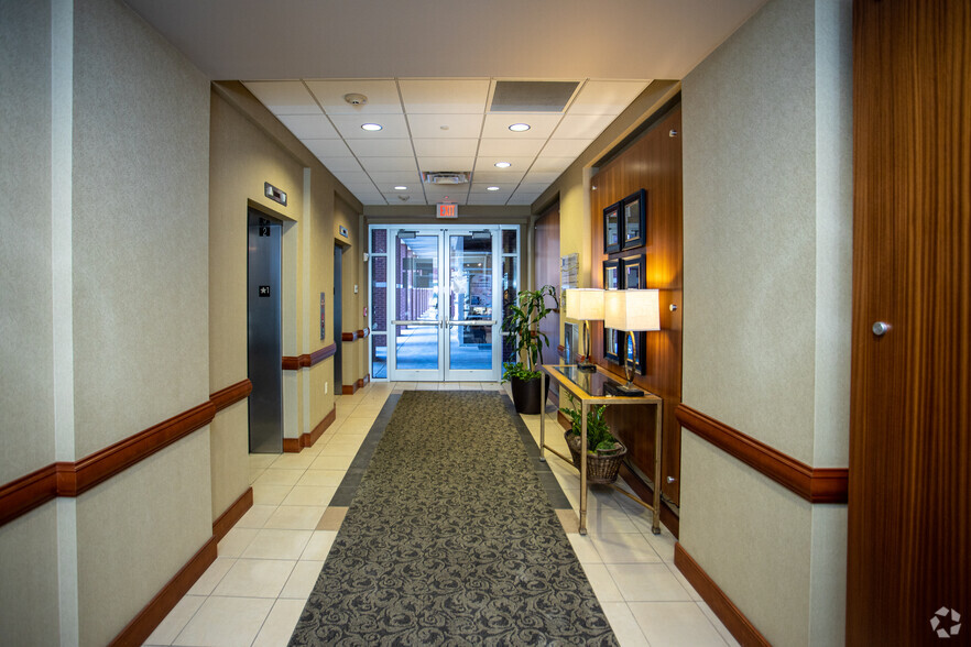 345 Frazier Ave, Chattanooga, TN for lease - Lobby - Image 2 of 12