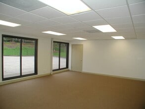 135 Bethea Rd, Fayetteville, GA for lease Interior Photo- Image 2 of 3