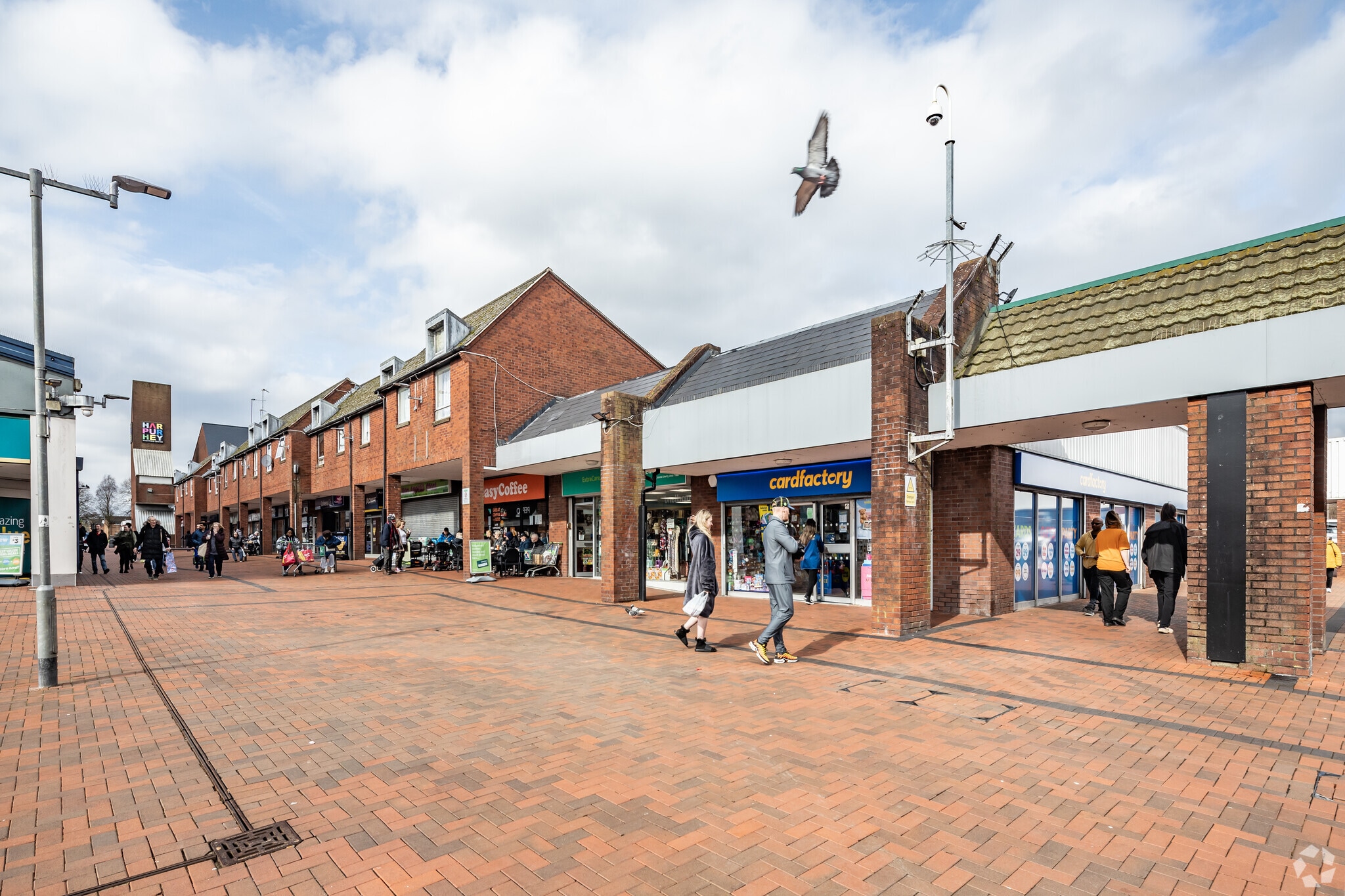 Lee Rd, Manchester for lease Primary Photo- Image 1 of 5