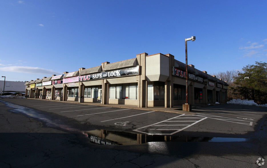 7410-7430 Sudley Rd, Manassas, VA for lease - Building Photo - Image 1 of 2