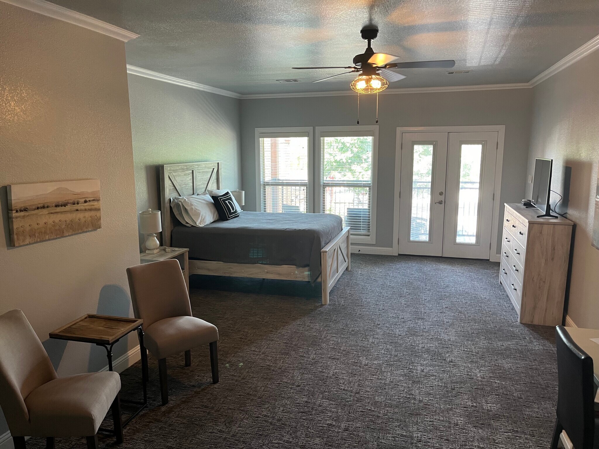 212 N Oak St, Roanoke, TX for sale Interior Photo- Image 1 of 3