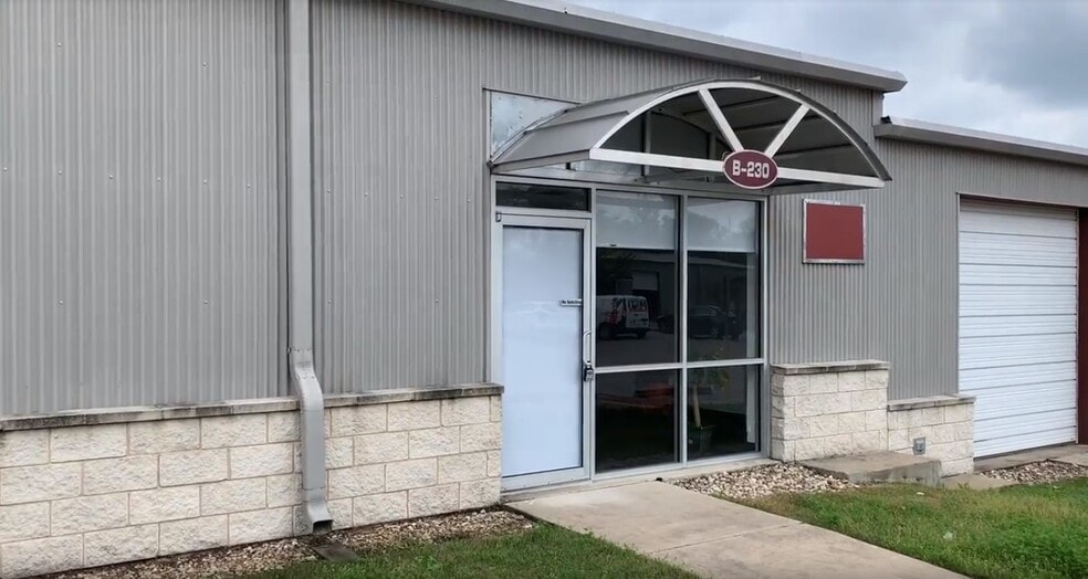 8708 S Congress Ave, Austin, TX for lease - Building Photo - Image 3 of 3