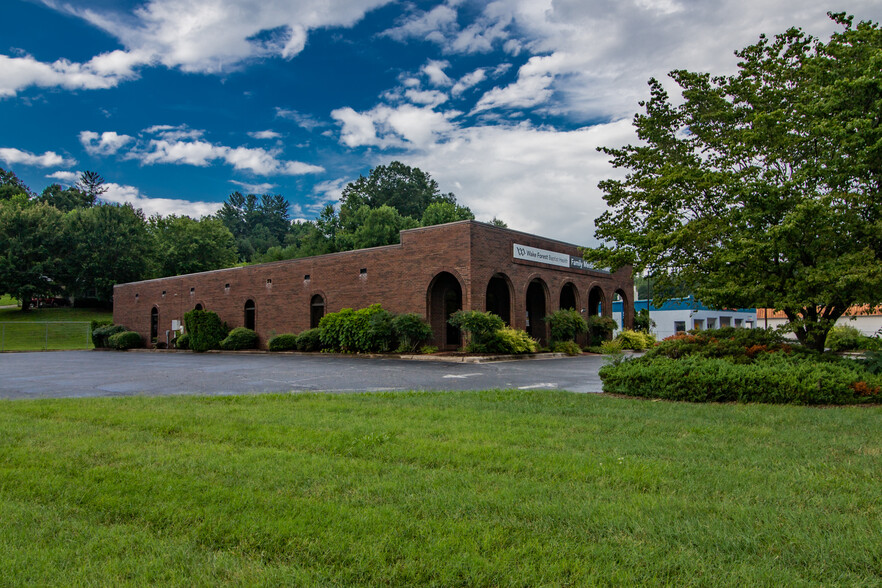 1534 W D St, North Wilkesboro, NC for sale - Building Photo - Image 1 of 1