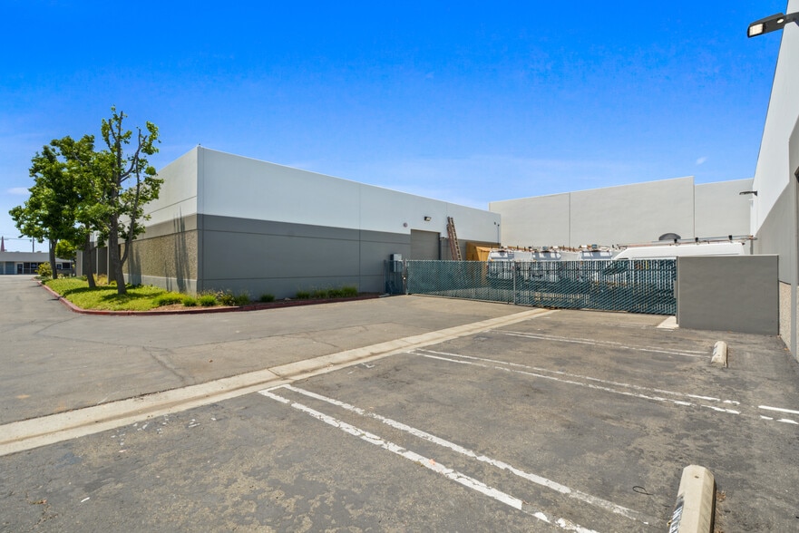 749 N Main St, Orange, CA for sale - Building Photo - Image 3 of 11