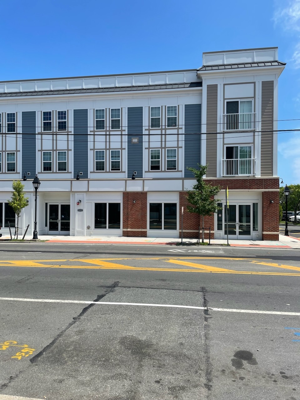 1609-1615 Main St, Port Jefferson, NY for lease Building Photo- Image 1 of 9