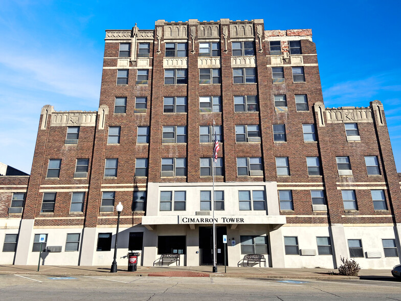 214 E Broadway St, Cushing, OK for sale - Primary Photo - Image 1 of 1