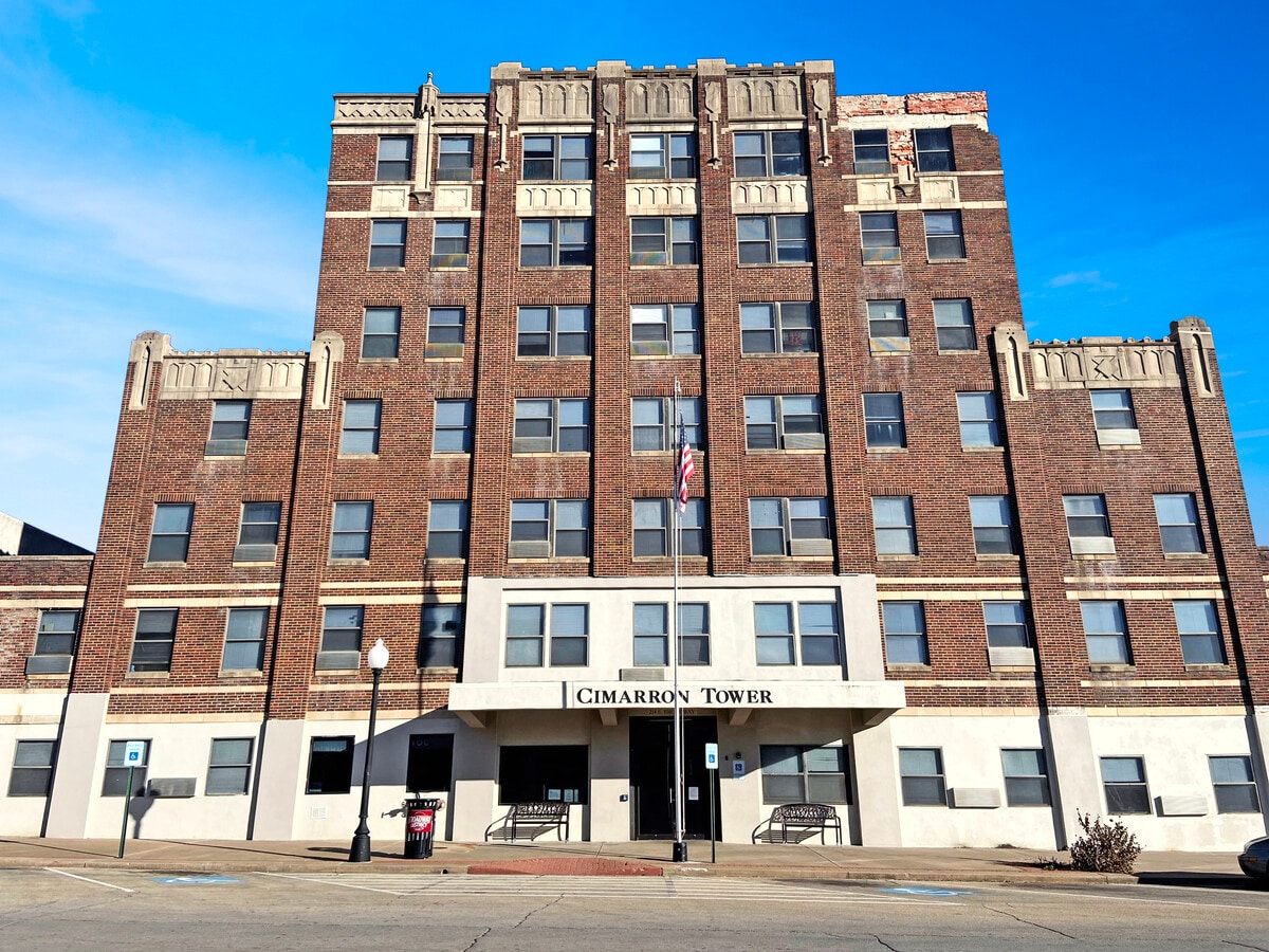 214 E Broadway St, Cushing, OK 74023