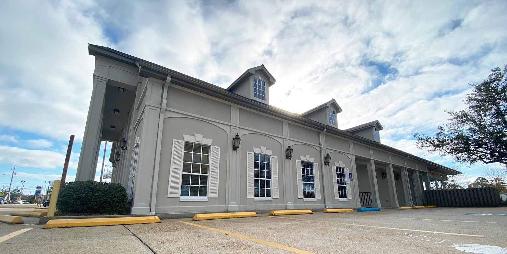 2369 Pass Rd, Biloxi, MS 39531