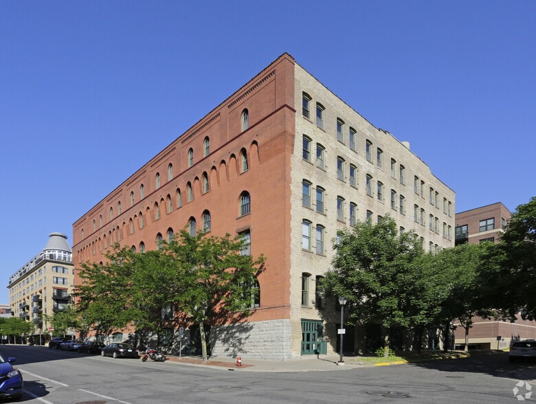 400 N 1st St, Minneapolis, MN for lease - Building Photo - Image 2 of 9
