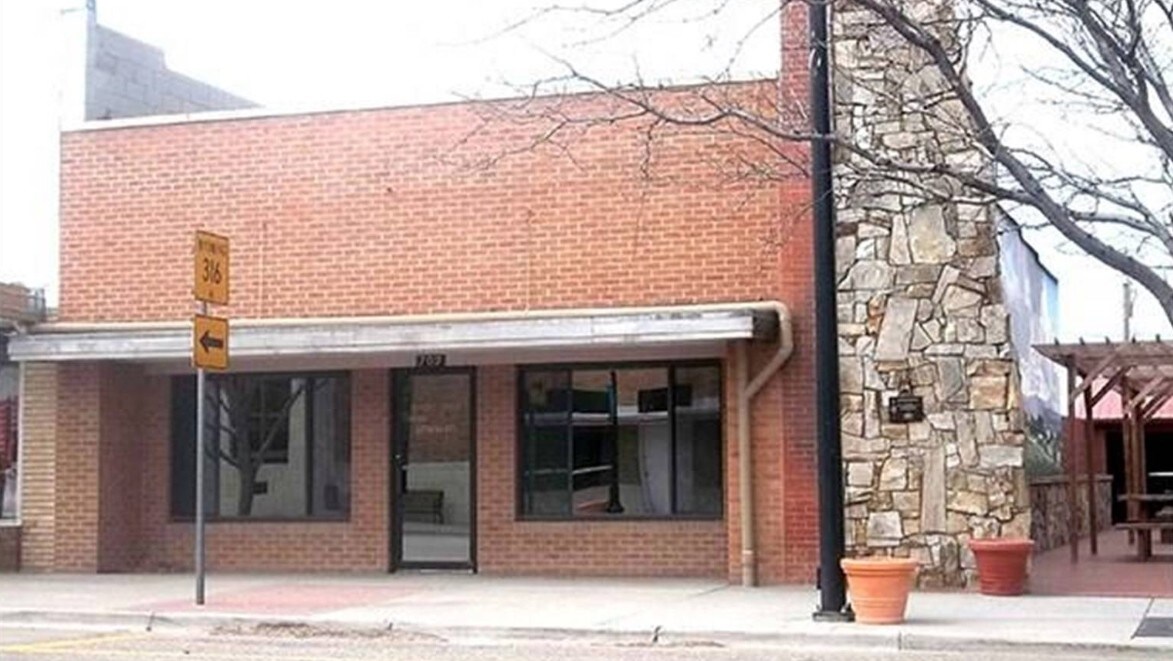 709 9th St, Wheatland, WY 82201