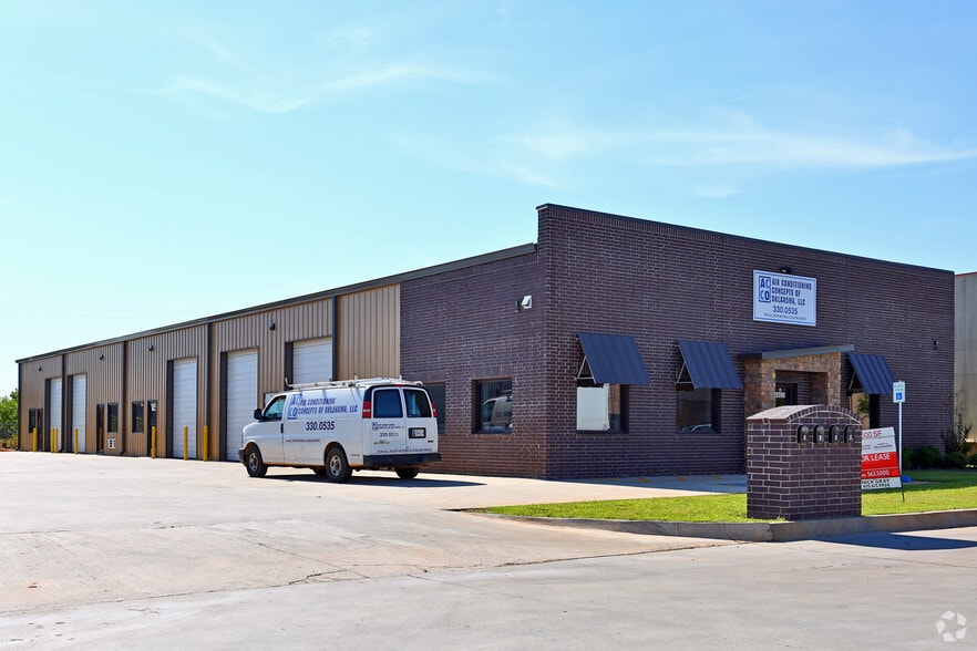 14624 Metro Plaza Blvd, Edmond, OK for lease - Primary Photo - Image 1 of 26